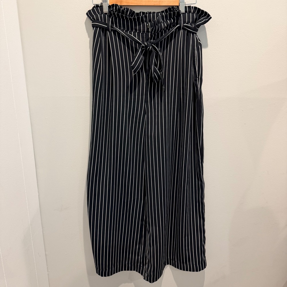 Who What Wear Black White Striped Paperbag Waist Wide Leg Pants | Size L